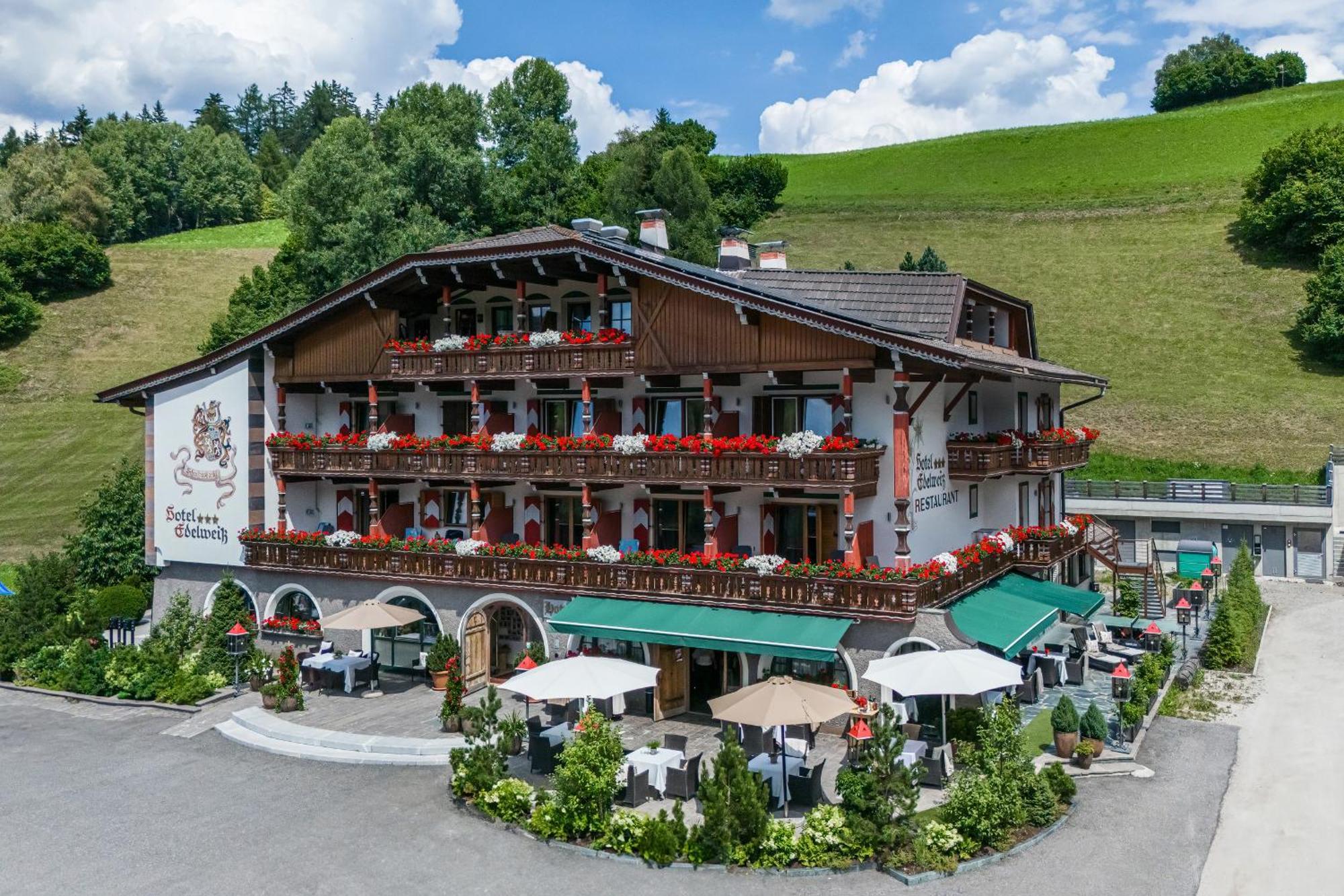 Hotel Edelweiss Braies  Exterior photo